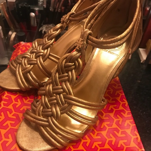 🌟NWT Tory Burch Gold Sandals 🌟 - Picture 2 of 6